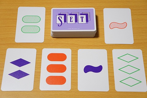 セットカードゲーム カードの共通点 相違点を素早く見つけよう さいころテーブル