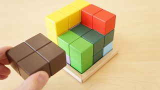 賢人パズル」─7つのブロックを組み立てて立方体を作ろう